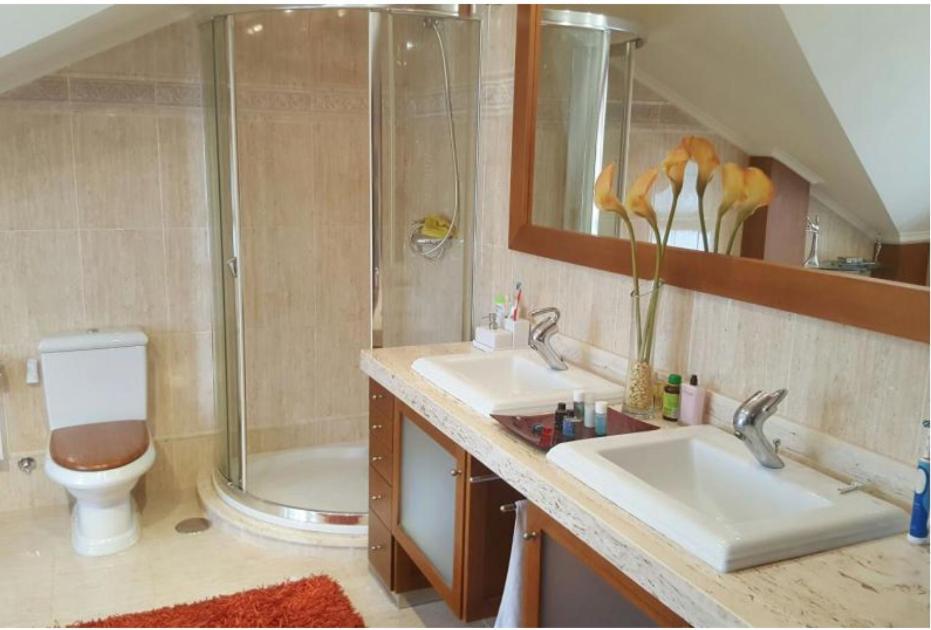 Alojamientos Marte Habitacion Con Bano Torrelavega Luaran gambar