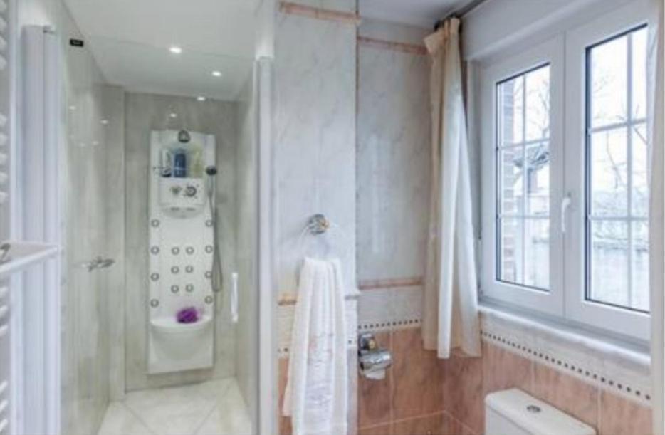 Alojamientos Marte Habitacion Con Bano Torrelavega Luaran gambar