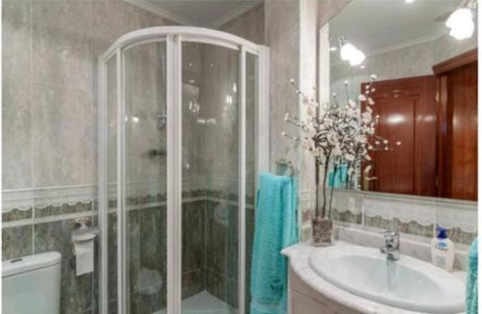 Alojamientos Marte Habitacion Con Bano Torrelavega Luaran gambar