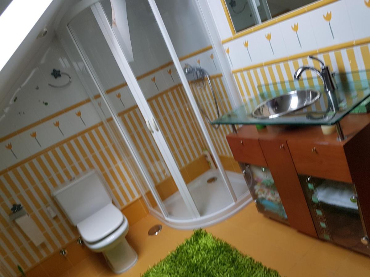 Alojamientos Marte Habitacion Con Bano Torrelavega Luaran gambar